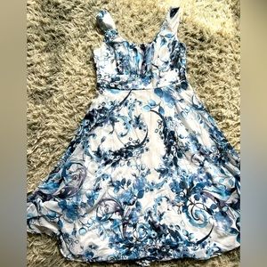 White and glue floral dress